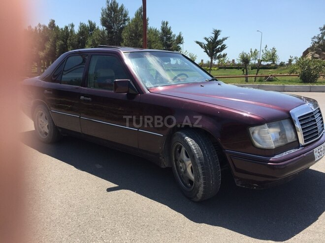 Mercedes E 200 1987, 261,230 km - 2.0 l - Bakı