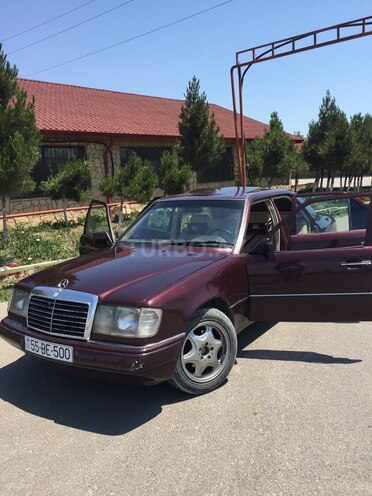 Mercedes E 200 1987, 261,230 km - 2.0 l - Bakı