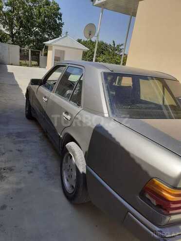 Mercedes E 230 1989, 451,379 km - 2.3 l - Şəki