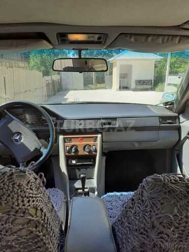 Mercedes E 230 1989, 451,379 km - 2.3 l - Şəki