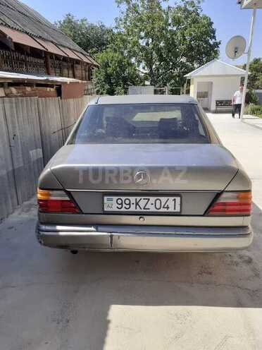 Mercedes E 230 1989, 451,379 km - 2.3 l - Şəki