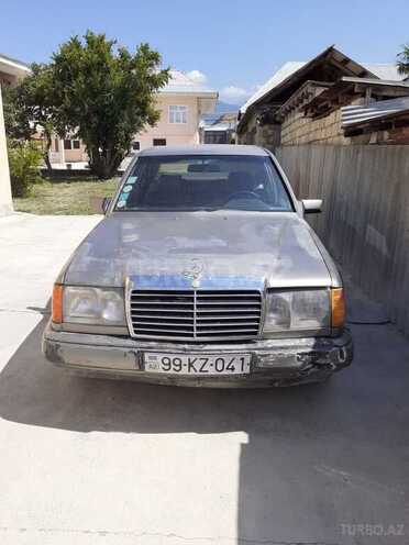 Mercedes E 230 1989, 451,379 km - 2.3 l - Şəki