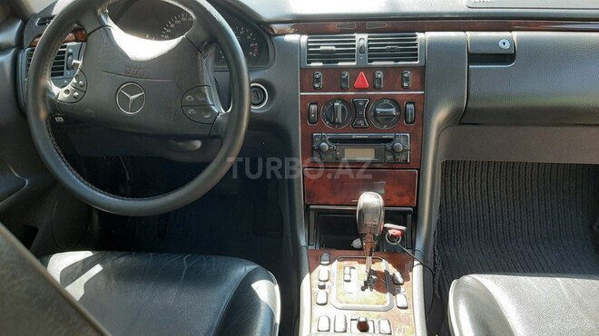 Mercedes E 240 2001, 270,000 km - 2.4 l - Bakı