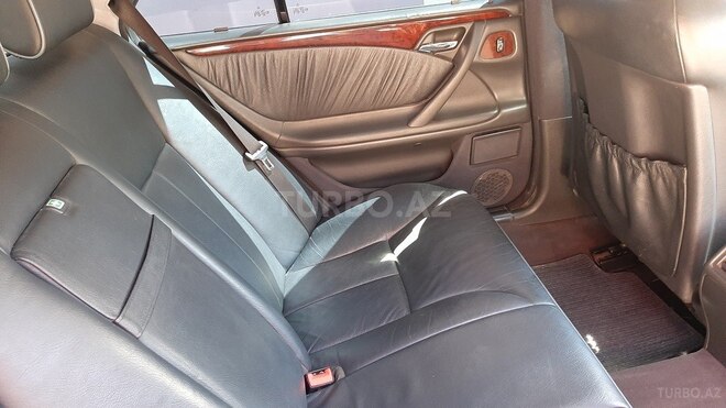 Mercedes E 240 2001, 270,000 km - 2.4 l - Bakı