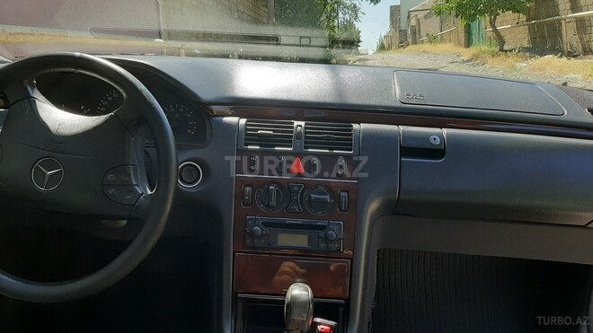 Mercedes E 240 2001, 270,000 km - 2.4 l - Bakı
