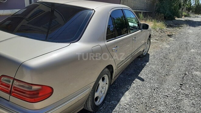 Mercedes E 240 2001, 270,000 km - 2.4 l - Bakı