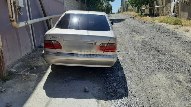 Mercedes E 240 2001, 270,000 km - 2.4 l - Bakı