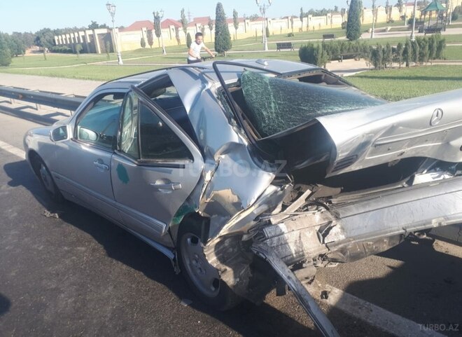 Mercedes C 220 2001, 400,623 km - 2.1 l - Bakı