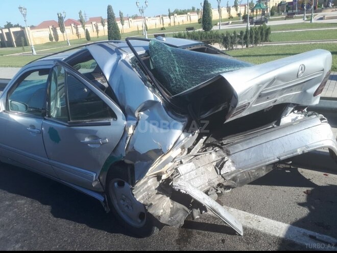 Mercedes C 220 2001, 400,623 km - 2.1 l - Bakı