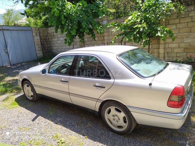 Mercedes C 180 1995, 318,000 km - 1.8 l - Qax