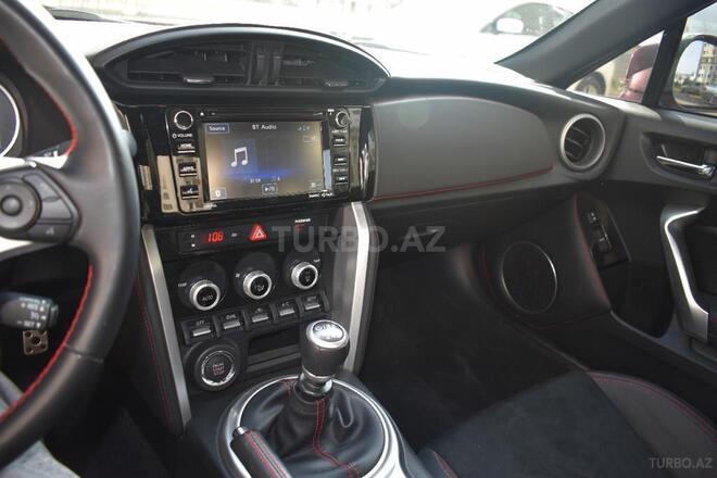 Subaru  2016, 3,800 km - 2.0 l - Bakı