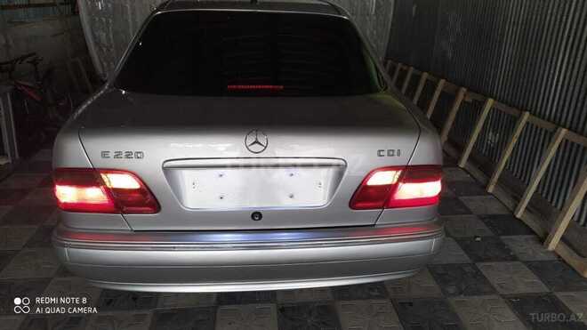 Mercedes E 220 2000, 360,000 km - 0.2 l - Masallı