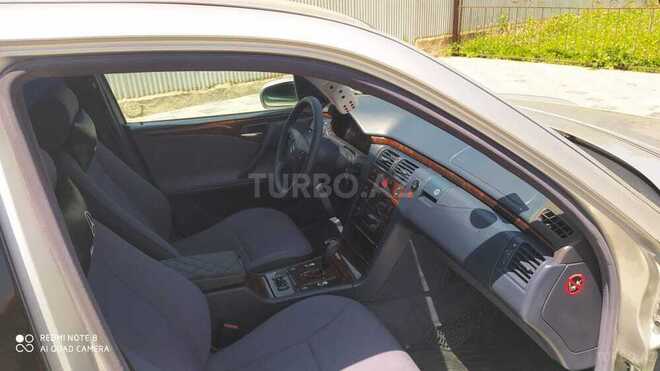 Mercedes E 220 2000, 360,000 km - 0.2 l - Masallı