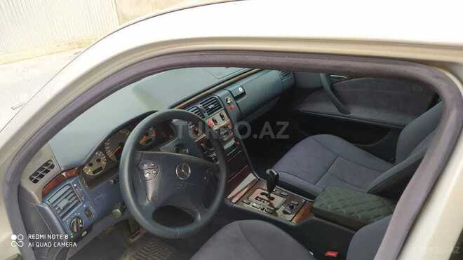 Mercedes E 220 2000, 360,000 km - 0.2 l - Masallı