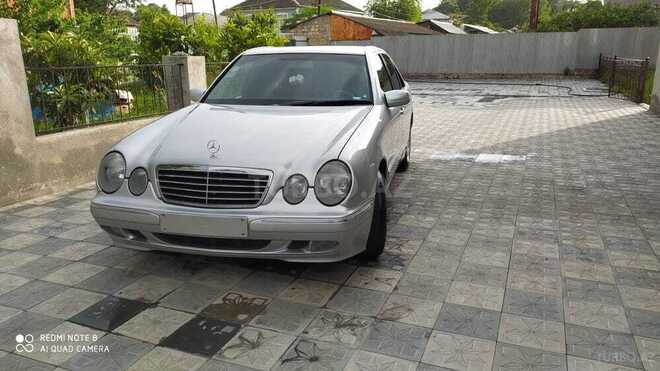 Mercedes E 220 2000, 360,000 km - 0.2 l - Masallı