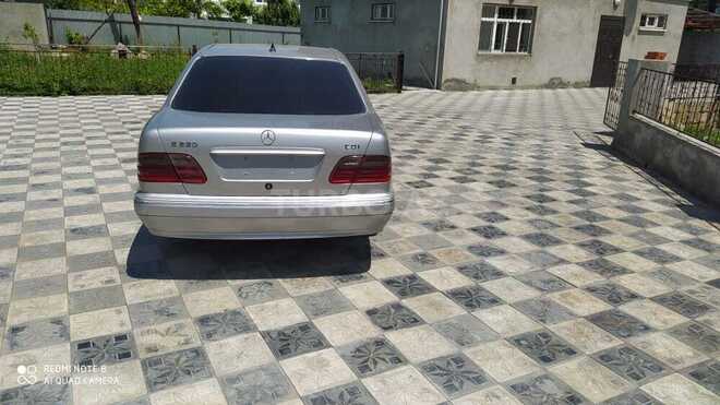 Mercedes E 220 2000, 360,000 km - 0.2 l - Masallı