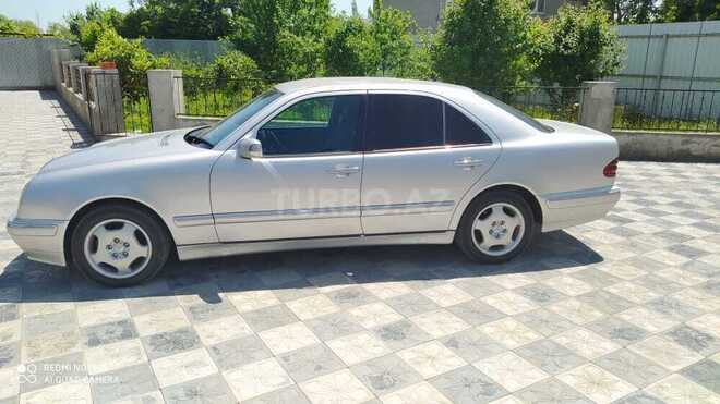 Mercedes E 220 2000, 360,000 km - 0.2 l - Masallı