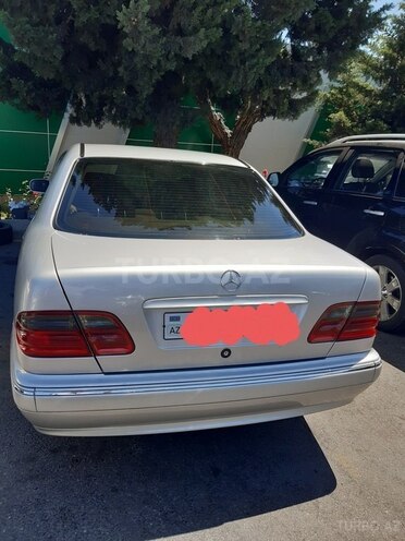 Mercedes E 220 2000, 313,421 km - 2.2 l - Bakı