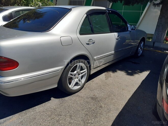 Mercedes E 220 2000, 313,421 km - 2.2 l - Bakı