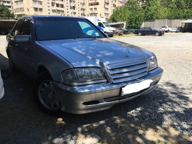 Mercedes C 220 1998, 230,000 km - 2.2 л - Bakı
