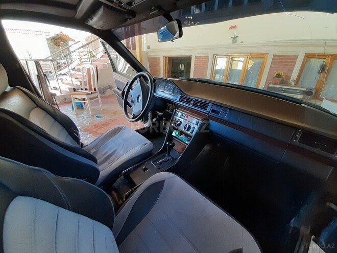Mercedes E 200 1992, 350,000 km - 2.0 l - Tovuz