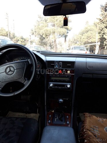 Mercedes C 200 1997, 189,000 km - 2.0 l - Bakı