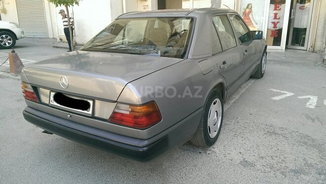 Mercedes E 300 1988, 430,000 km - 3.0 l - Bakı