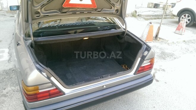 Mercedes E 300 1988, 430,000 km - 3.0 l - Bakı