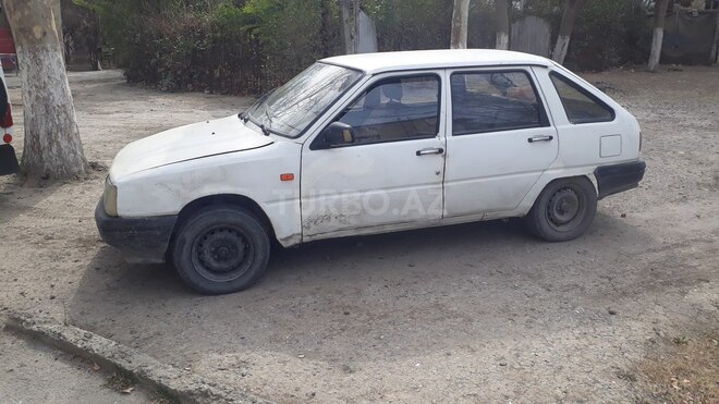 IJ 2126 Oda 2002, 180,000 km - 1.5 l - Mingəçevir