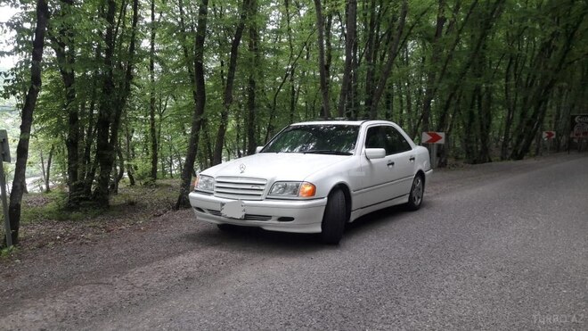 Mercedes C 280 1999, 201,253 km - 2.8 l - Quba