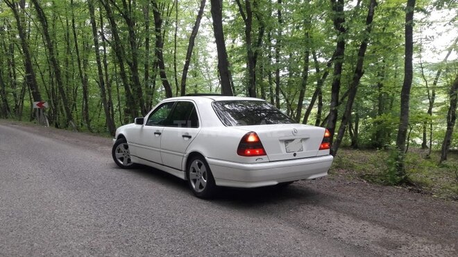 Mercedes C 280 1999, 201,253 km - 2.8 l - Quba