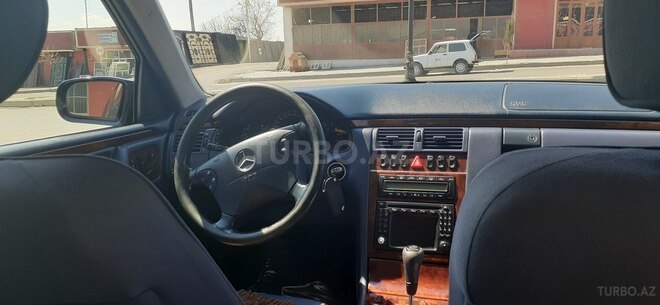 Mercedes E 280 2000, 258,000 km - 2.8 l - Şəki