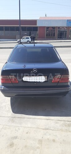 Mercedes E 280 2000, 258,000 km - 2.8 l - Şəki