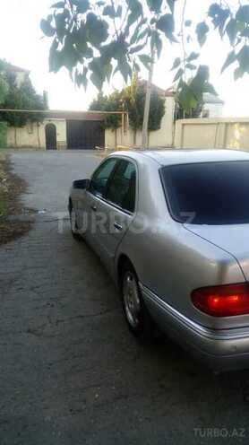 Mercedes E 240 1998, 233,642 km - 2.4 l - Bakı