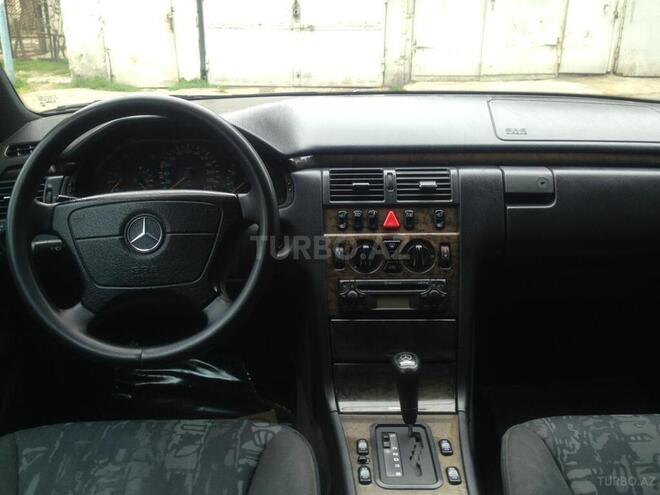 Mercedes E 230 1996, 520,000 km - 2.3 l - Bakı