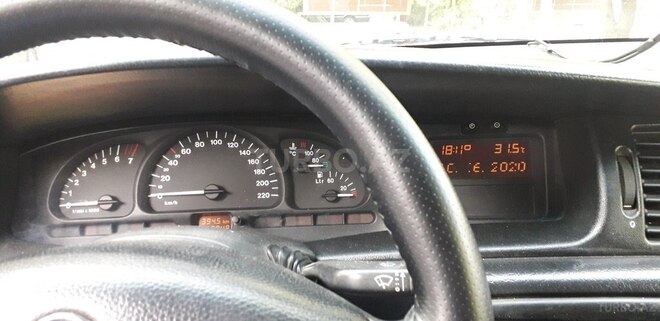 Opel Vectra 1997, 225,000 km - 1.6 l - Bakı
