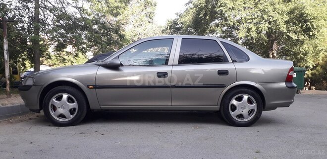 Opel Vectra 1997, 225,000 km - 1.6 l - Bakı