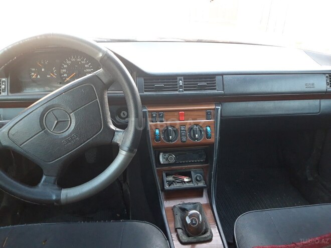 Mercedes E 200 1994, 250,000 km - 2.0 l - Bakı