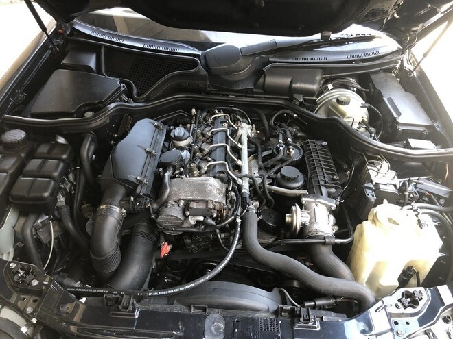 Mercedes E 220 1999, 305,000 km - 2.2 l - Bakı