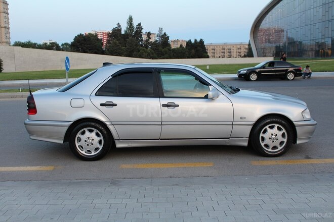 Mercedes C 200 1997, 297,000 km - 2.0 l - Bakı