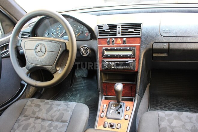 Mercedes C 200 1997, 297,000 km - 2.0 l - Bakı