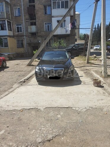 Mercedes E 220 2011, 267,000 km - 2.2 l - Gəncə