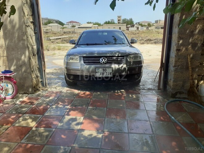 Volkswagen Passat 2003, 30,000 km - 1.8 l - Sumqayıt