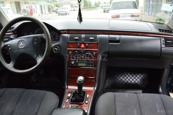 Mercedes E 200 2000, 503,000 km - 2.0 l - Balakən