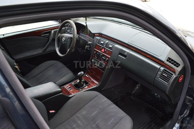 Mercedes E 200 2000, 503,000 km - 2.0 l - Balakən