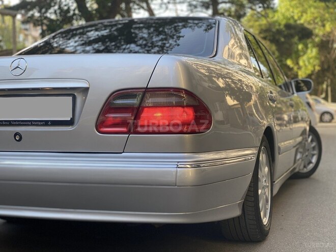 Mercedes E 220 2001, 280,000 km - 2.7 l - Bakı