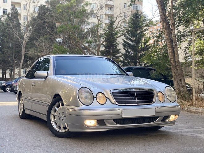 Mercedes E 220 2001, 280,000 km - 2.7 l - Bakı