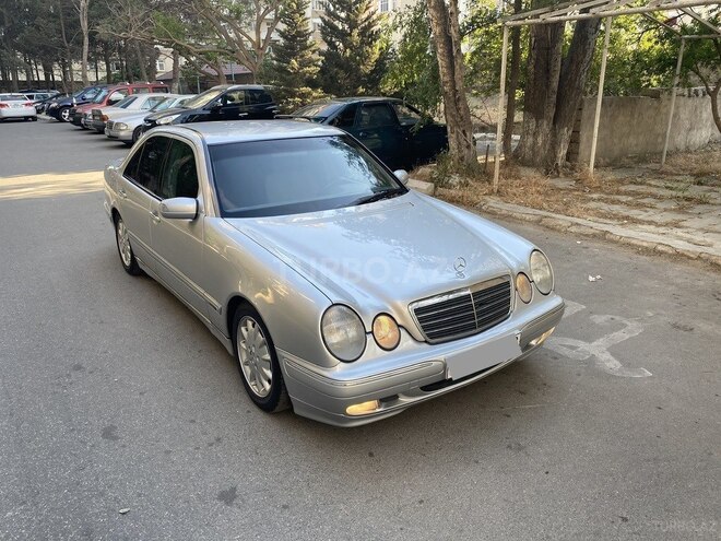 Mercedes E 220 2001, 280,000 km - 2.7 l - Bakı