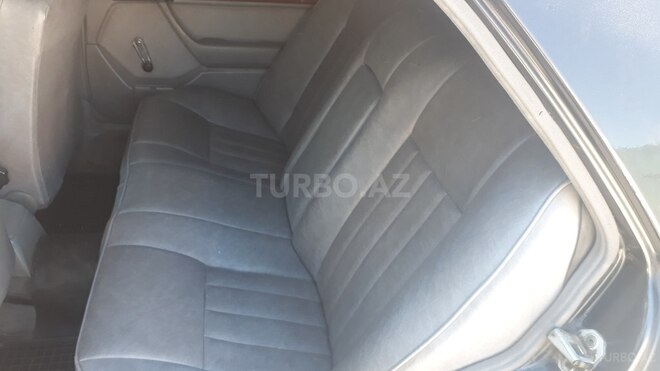 Mercedes E 300 1994, 380,000 km - 3.0 l - Yevlax