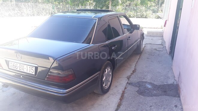 Mercedes E 300 1994, 380,000 km - 3.0 l - Yevlax